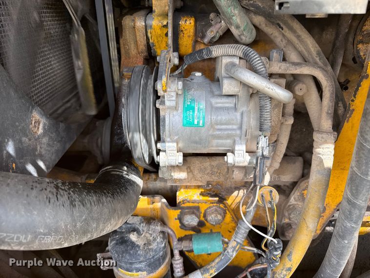 image for item FB6732 1991 John Deere 770B-H motor grader