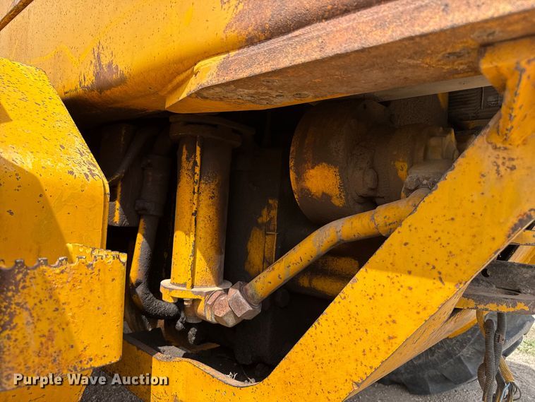 image for item FB6732 1991 John Deere 770B-H motor grader