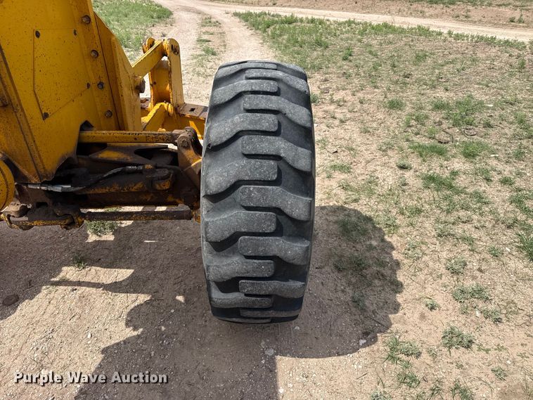 image for item FB6732 1991 John Deere 770B-H motor grader