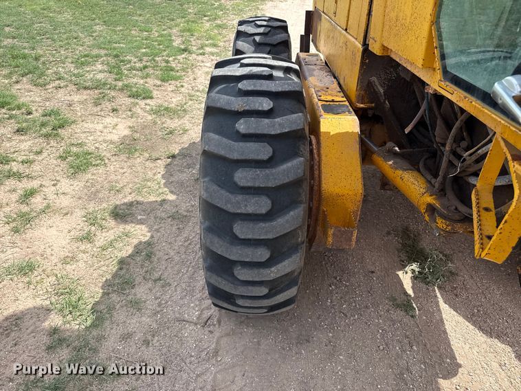 image for item FB6732 1991 John Deere 770B-H motor grader