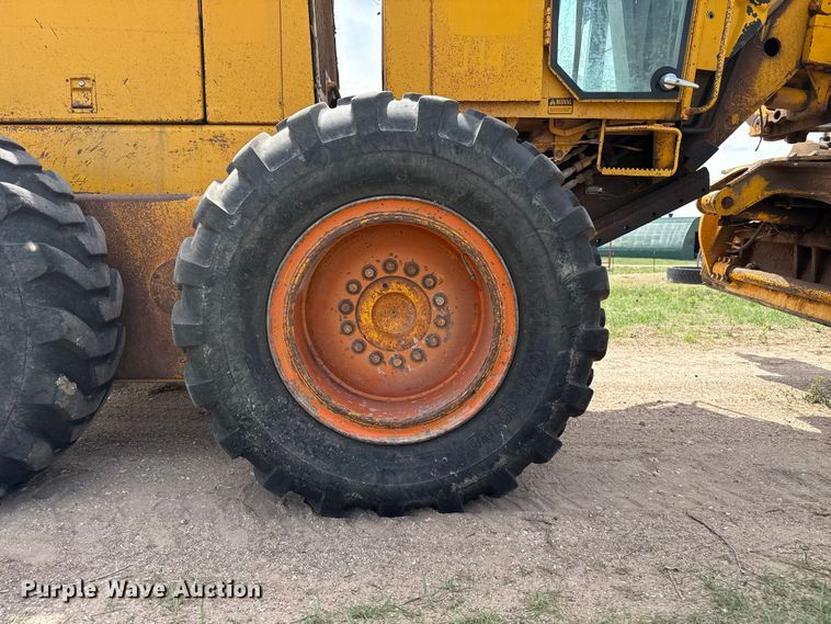 image for item FB6732 1991 John Deere 770B-H motor grader