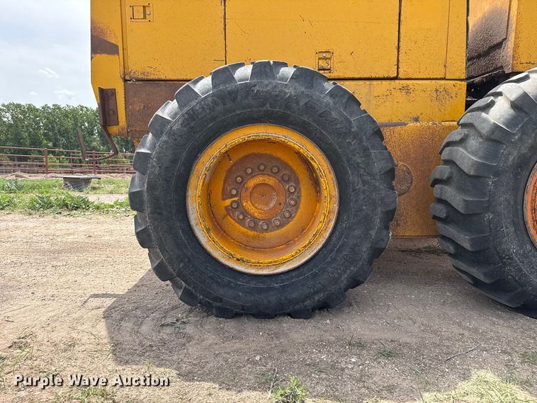 image for item FB6732 1991 John Deere 770B-H motor grader