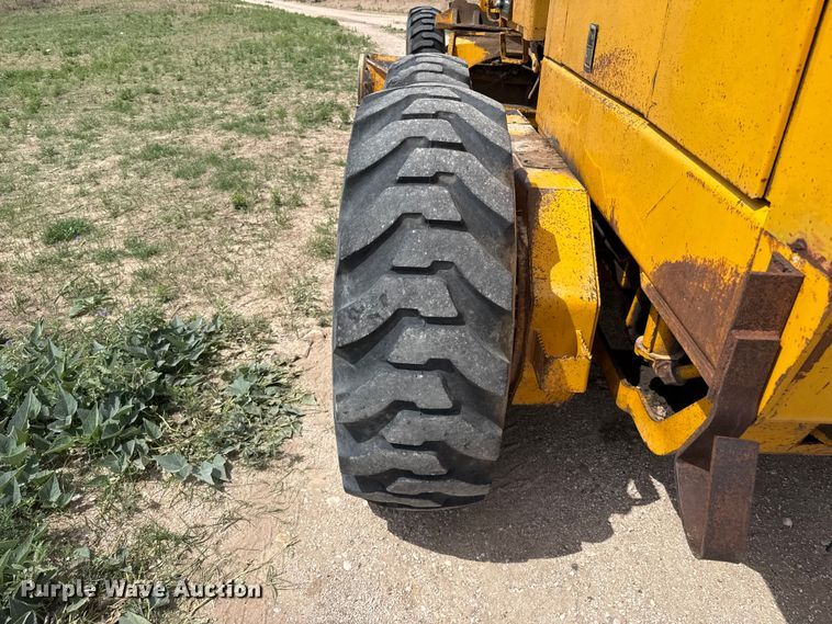 image for item FB6732 1991 John Deere 770B-H motor grader