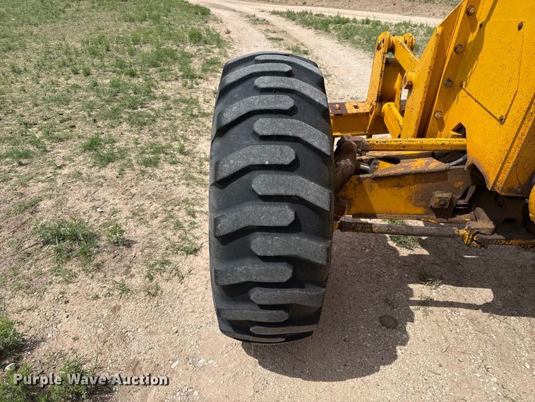 image for item FB6732 1991 John Deere 770B-H motor grader