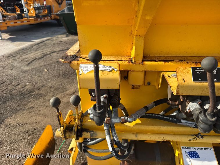 image for item FB7440 2018 Salsco Track Paver TP44-TD paver