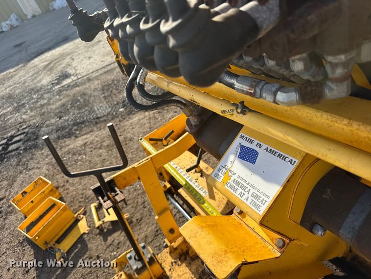 image for item FB7440 2018 Salsco Track Paver TP44-TD paver