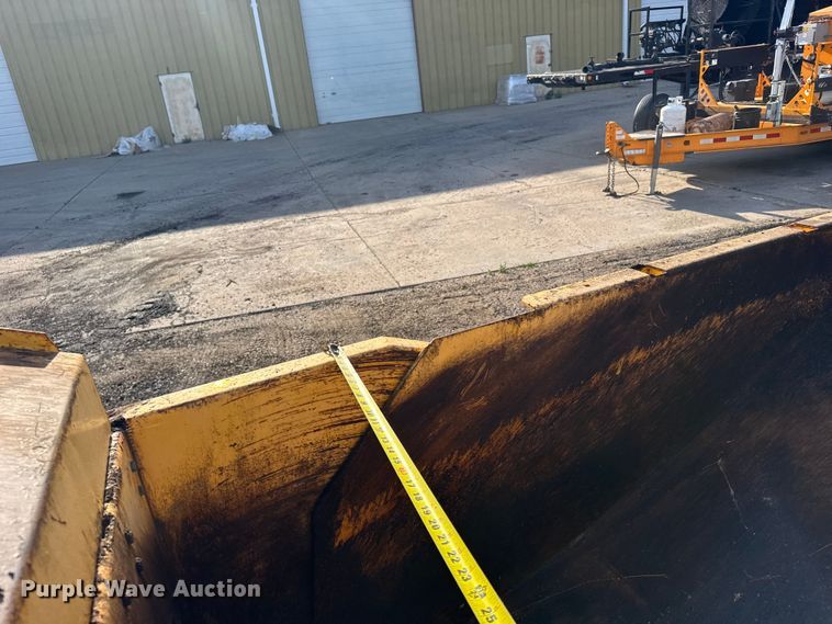 image for item FB7440 2018 Salsco Track Paver TP44-TD paver