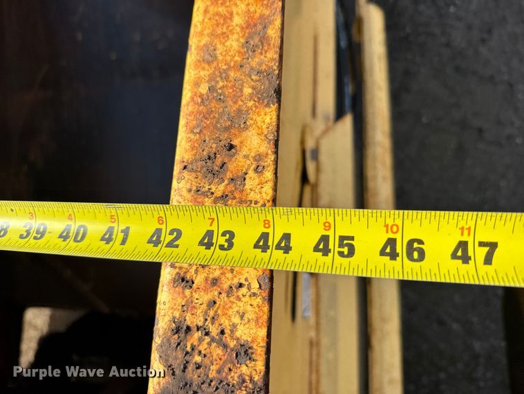 image for item FB7440 2018 Salsco Track Paver TP44-TD paver