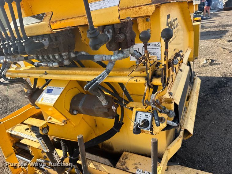 image for item FB7440 2018 Salsco Track Paver TP44-TD paver