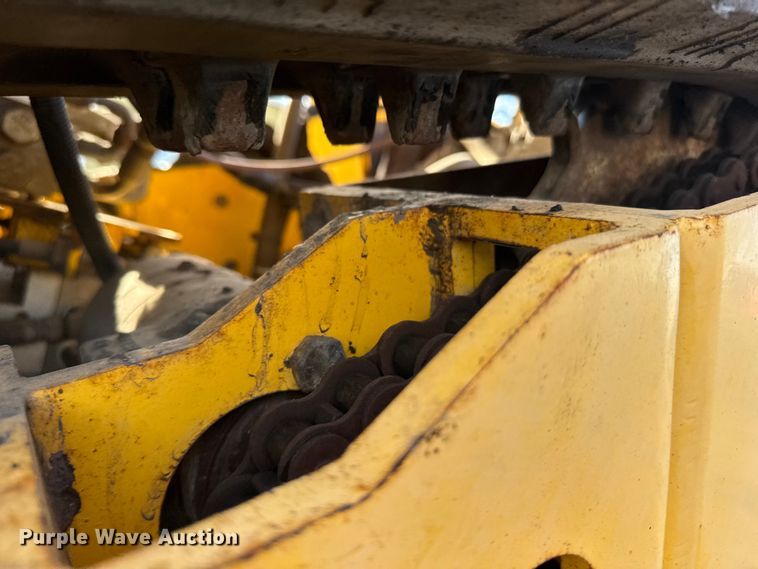 image for item FB7440 2018 Salsco Track Paver TP44-TD paver