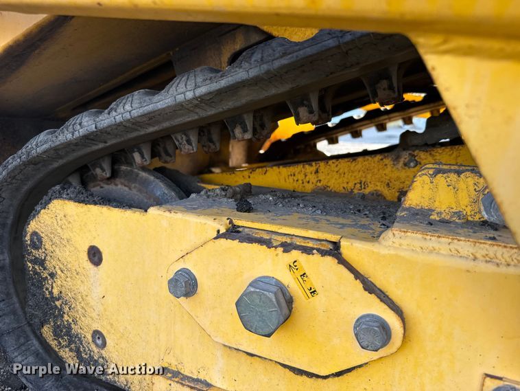 image for item FB7440 2018 Salsco Track Paver TP44-TD paver