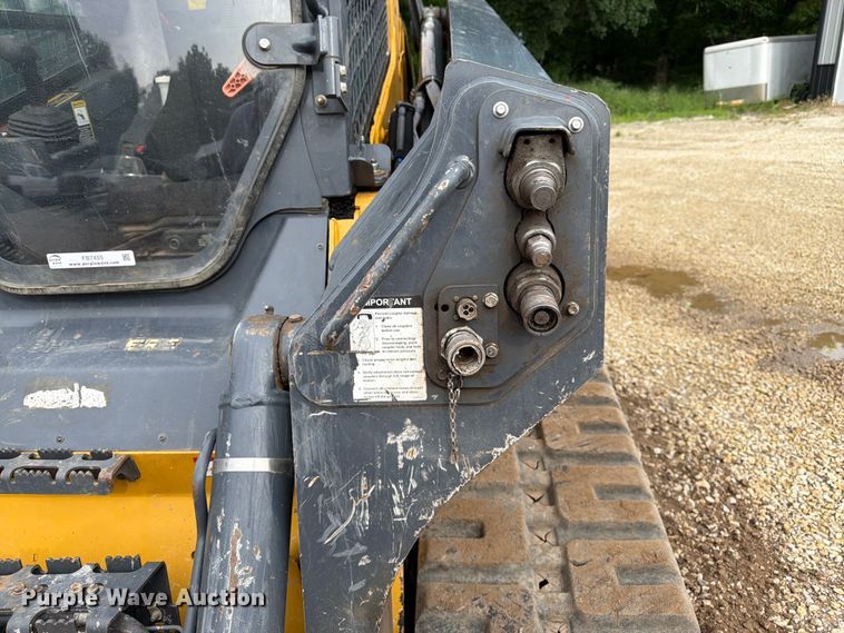 image for item FB7455 2020 John Deere 333G tracked skid steer loader