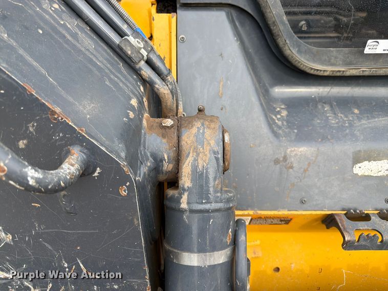 image for item FB7455 2020 John Deere 333G tracked skid steer loader