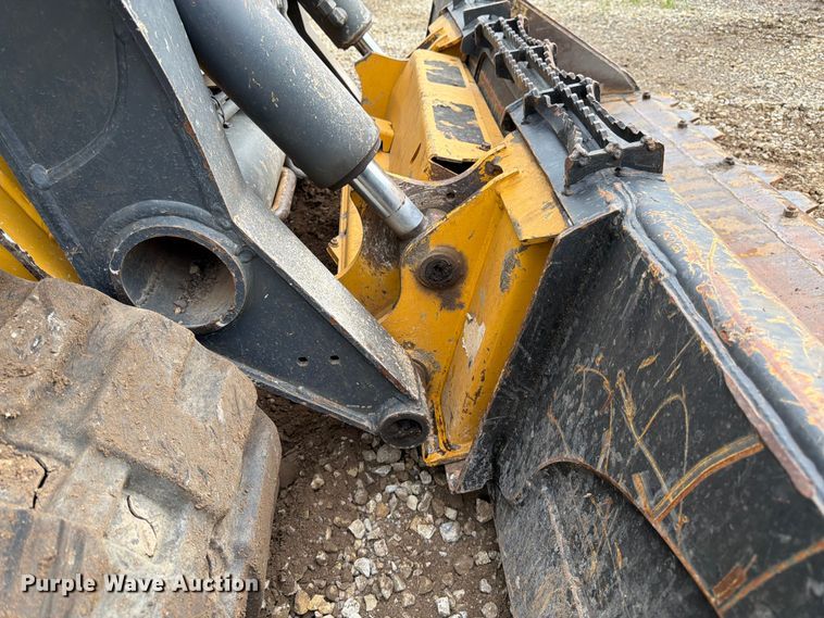 image for item FB7455 2020 John Deere 333G tracked skid steer loader