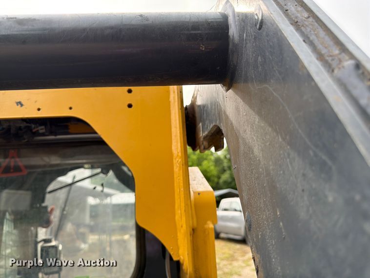 image for item FB7455 2020 John Deere 333G tracked skid steer loader