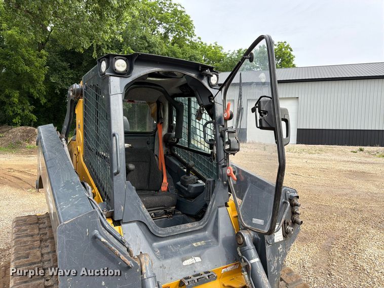 image for item FB7455 2020 John Deere 333G tracked skid steer loader