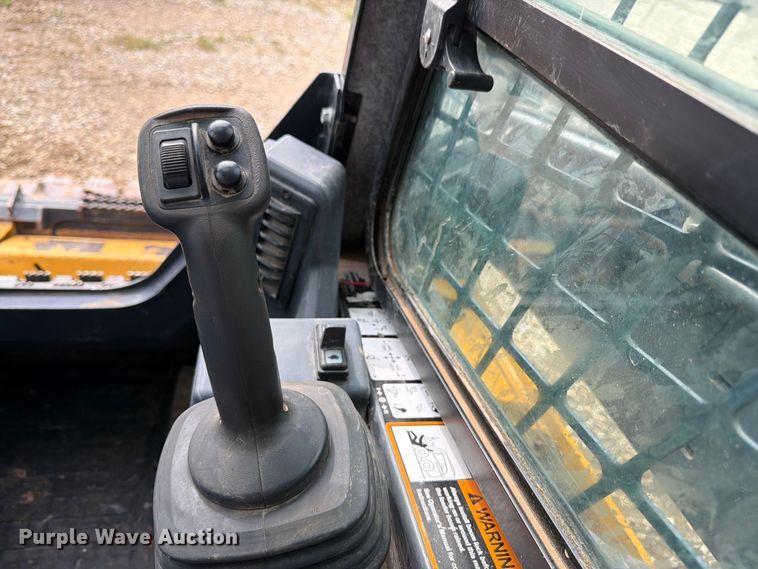 image for item FB7455 2020 John Deere 333G tracked skid steer loader