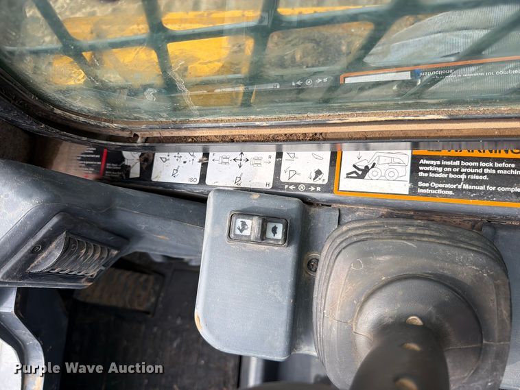 image for item FB7455 2020 John Deere 333G tracked skid steer loader