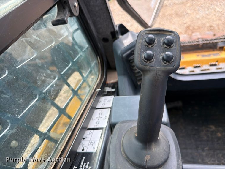 image for item FB7455 2020 John Deere 333G tracked skid steer loader