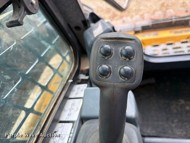 image for item FB7455 2020 John Deere 333G tracked skid steer loader