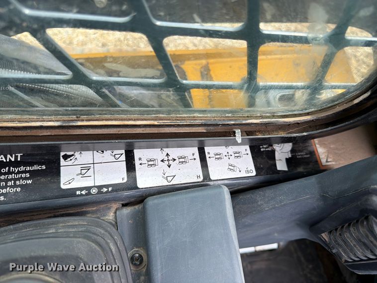 image for item FB7455 2020 John Deere 333G tracked skid steer loader