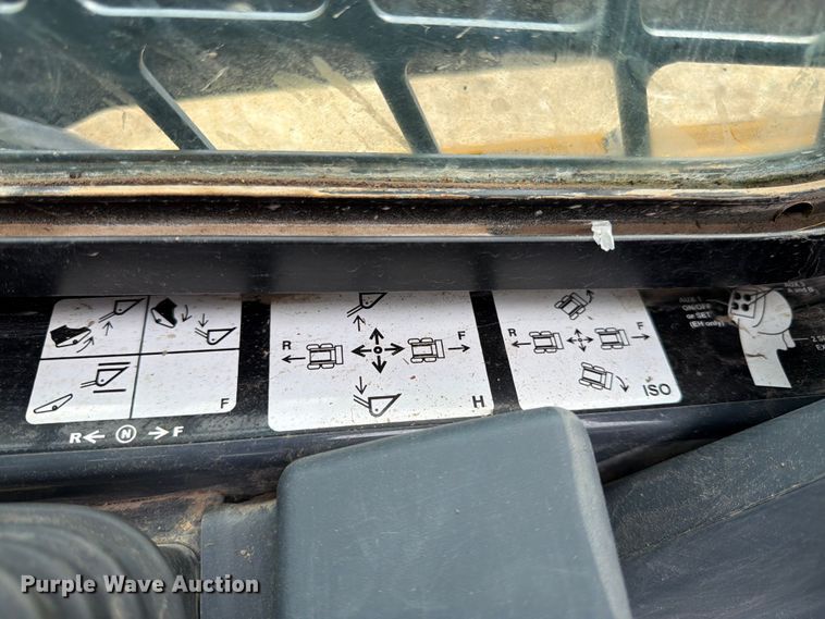image for item FB7455 2020 John Deere 333G tracked skid steer loader