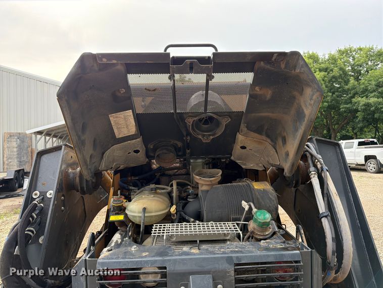 image for item FB7455 2020 John Deere 333G tracked skid steer loader