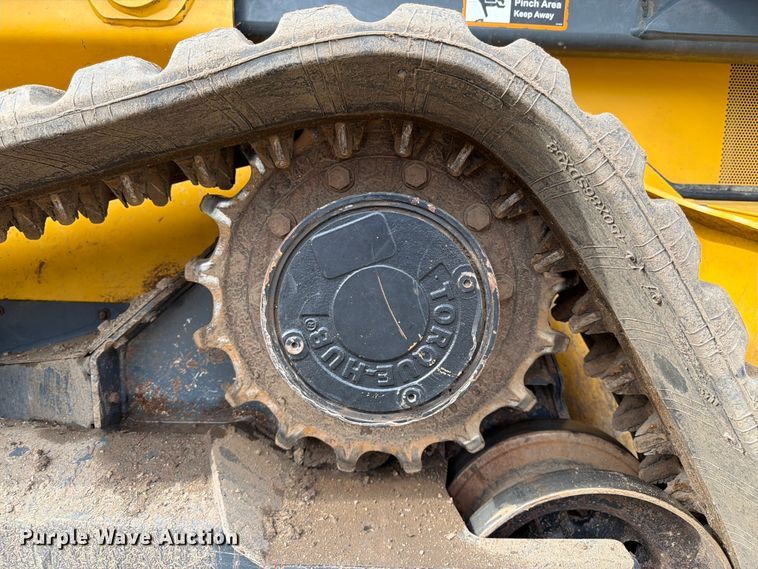 image for item FB7455 2020 John Deere 333G tracked skid steer loader