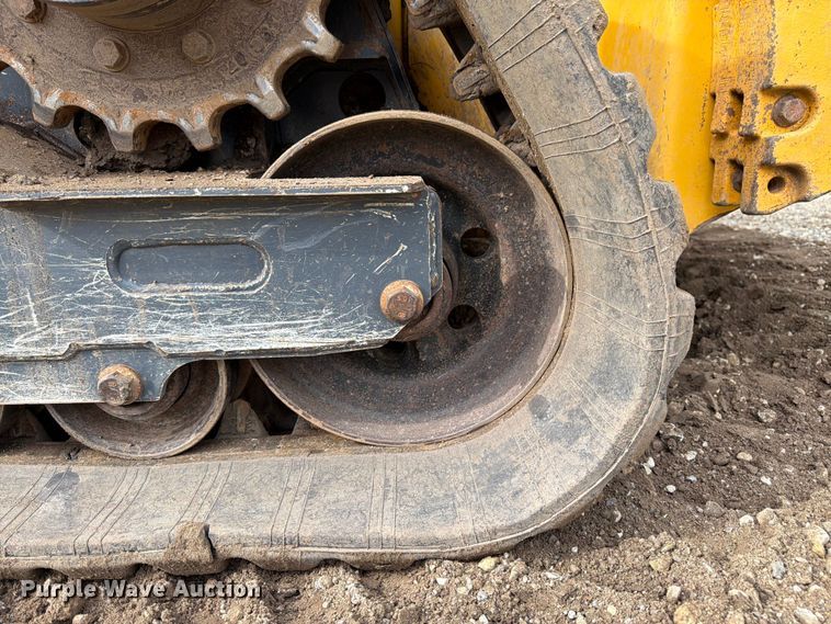 image for item FB7455 2020 John Deere 333G tracked skid steer loader