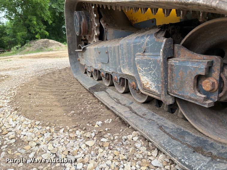 image for item FB7455 2020 John Deere 333G tracked skid steer loader