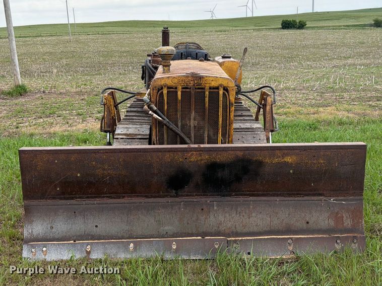 image for item FB7462 Caterpillar RD4 dozer