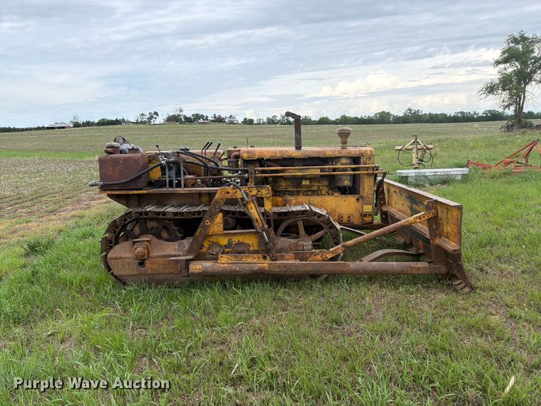 image for item FB7462 Caterpillar RD4 dozer