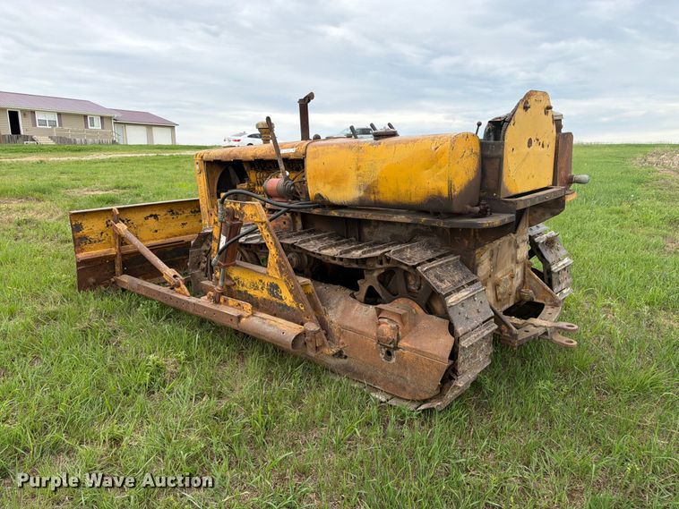 image for item FB7462 Caterpillar RD4 dozer