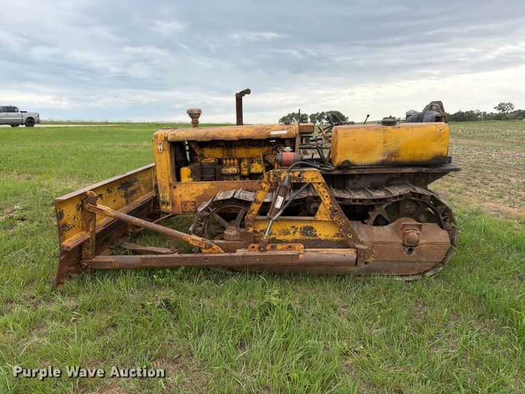 image for item FB7462 Caterpillar RD4 dozer
