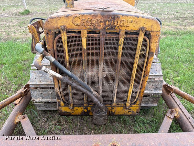 image for item FB7462 Caterpillar RD4 dozer
