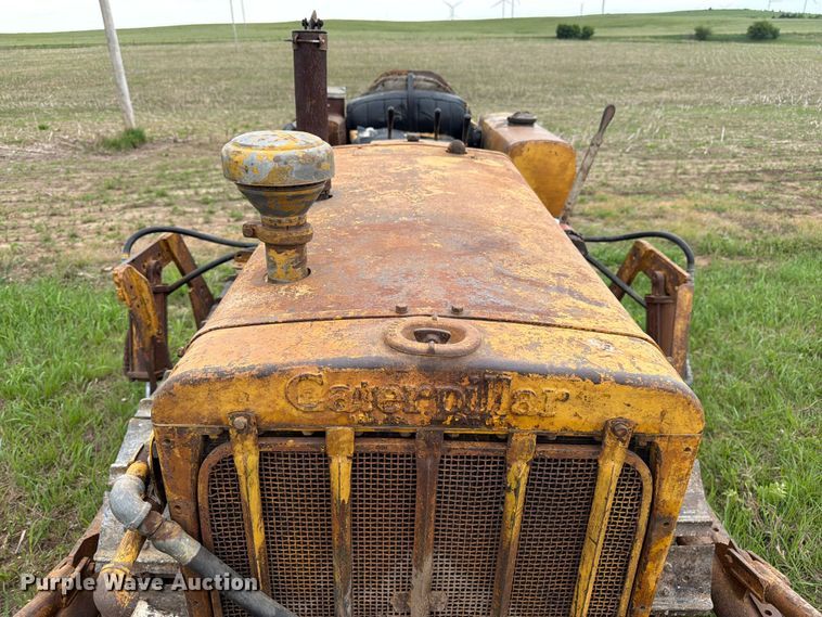 image for item FB7462 Caterpillar RD4 dozer