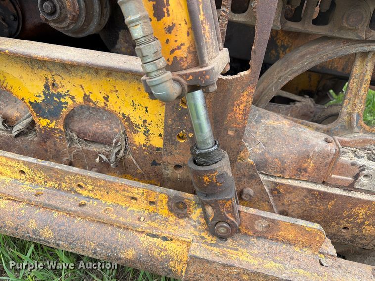 image for item FB7462 Caterpillar RD4 dozer