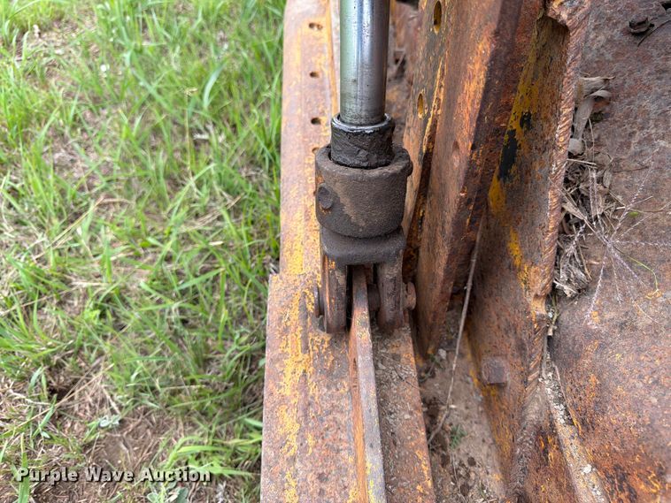 image for item FB7462 Caterpillar RD4 dozer