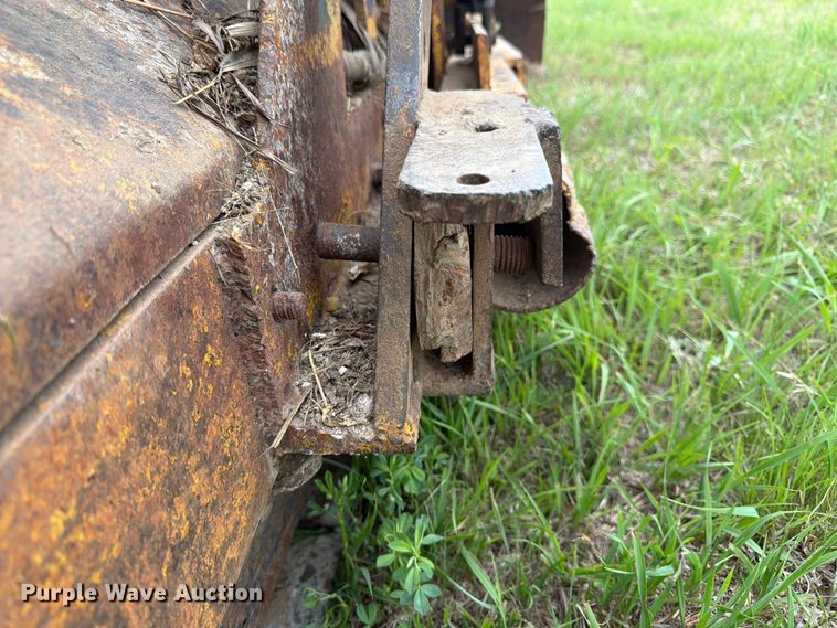 image for item FB7462 Caterpillar RD4 dozer