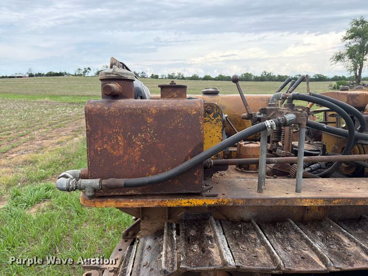 image for item FB7462 Caterpillar RD4 dozer