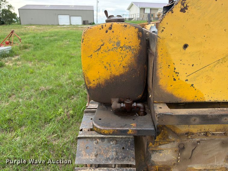 image for item FB7462 Caterpillar RD4 dozer