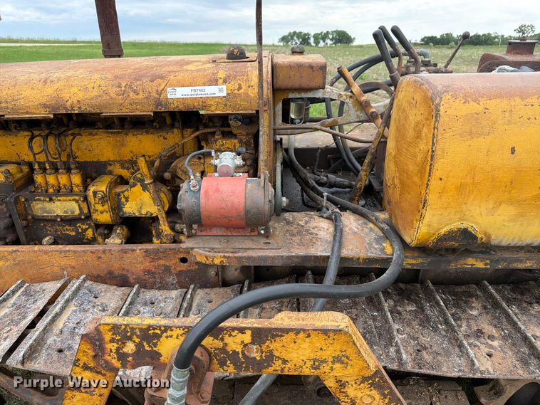 image for item FB7462 Caterpillar RD4 dozer