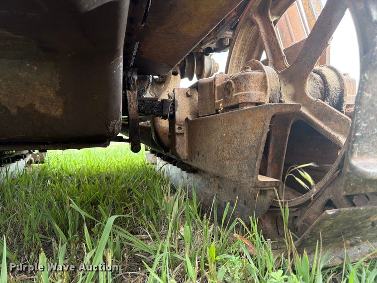 image for item FB7462 Caterpillar RD4 dozer