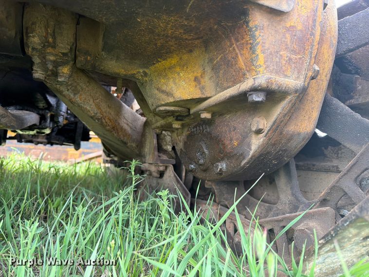 image for item FB7462 Caterpillar RD4 dozer