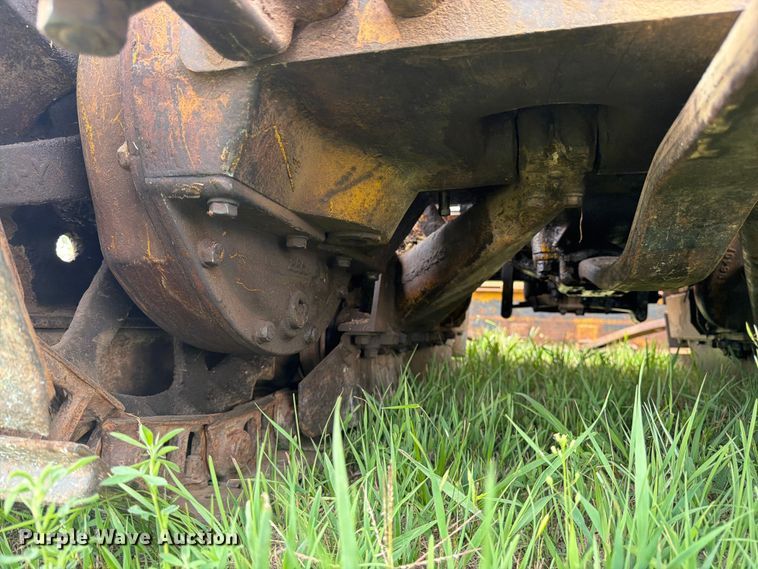 image for item FB7462 Caterpillar RD4 dozer