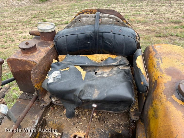 image for item FB7462 Caterpillar RD4 dozer