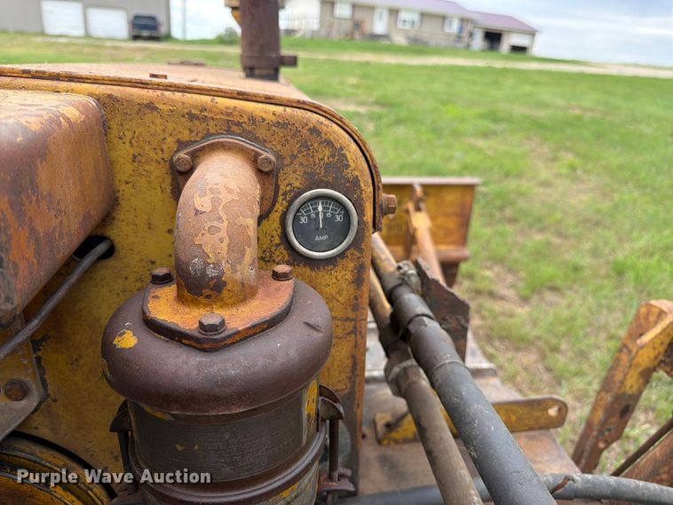 image for item FB7462 Caterpillar RD4 dozer