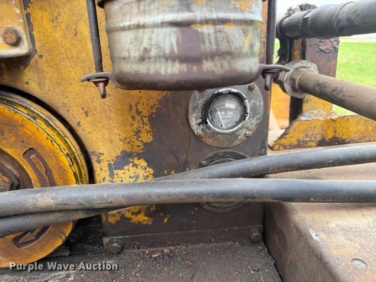 image for item FB7462 Caterpillar RD4 dozer