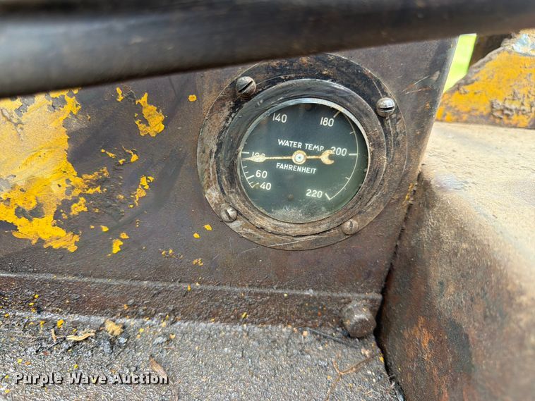 image for item FB7462 Caterpillar RD4 dozer