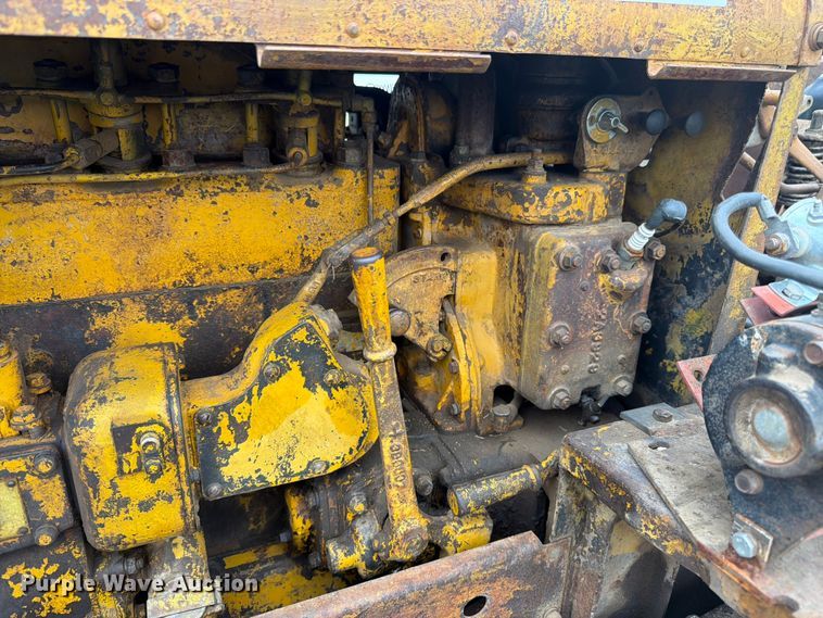 image for item FB7462 Caterpillar RD4 dozer